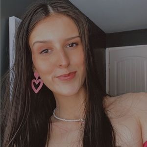 Meet your Posher, Shea